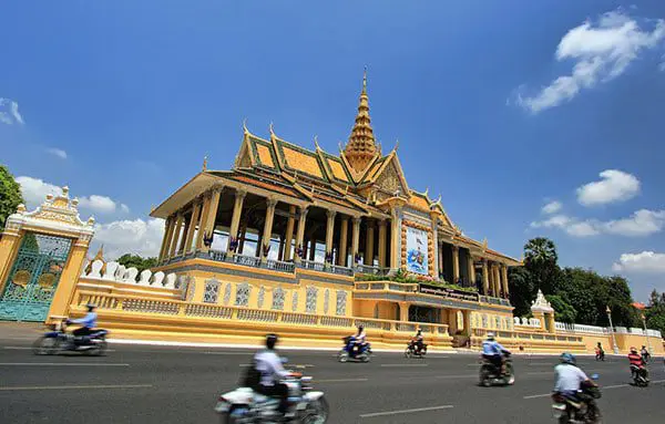 The Daily Travel Agent Bite: Fri 24 Feb 52 cam