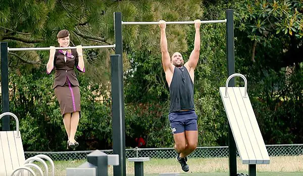 Etihad Airways Cabin Crew help Sydneysiders beat the heat 6 etihad-karryon3