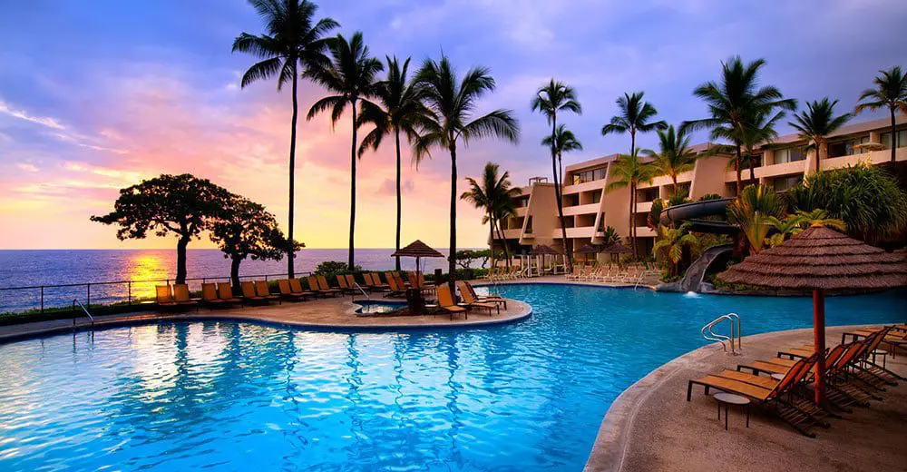 Aussies spending the big kahunas in Hawaii