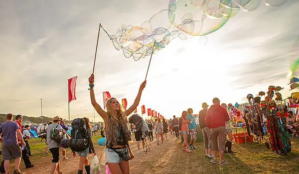 Seven reasons NOT to visit Great Britain 11 bestival-karryon