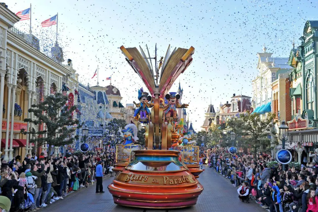Take a guess – how many Aussies will visit Disneyland Paris in 2017? 9 C8t8PN-WAAA8x7e