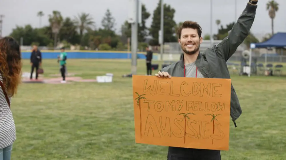 A plane full of Aussies receive a surprising, unmissable message flying into Los Angeles