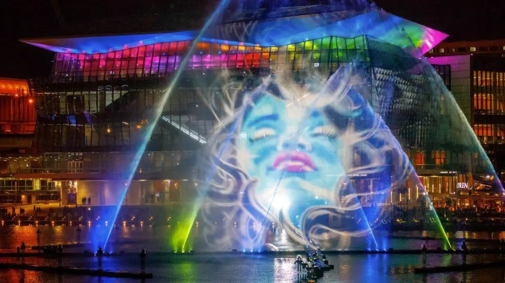 Lights On! 7 luminous pictures taken at Vivid Sydney so far