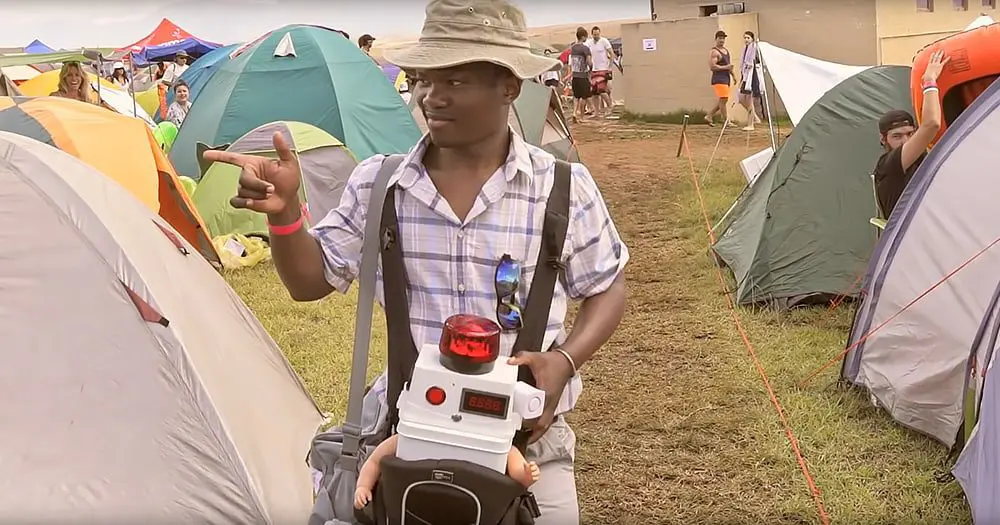 Student Flights force hip dude to take screaming babybot to a music festival