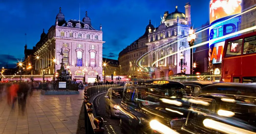 Atlantis the Palm surprises London commuters with trips to Dubai