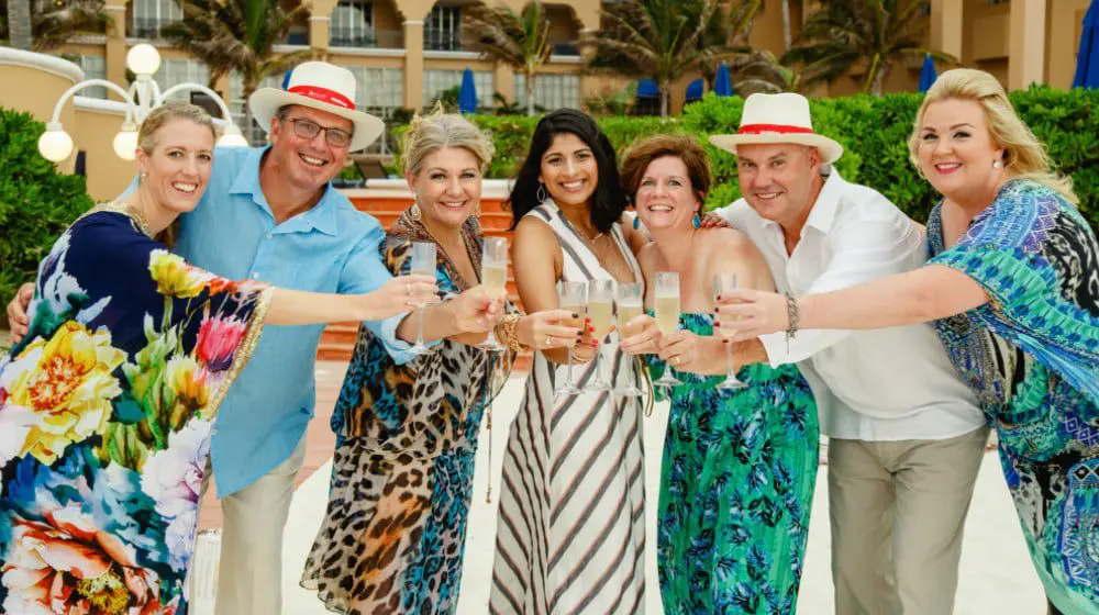 Travel Agents spotted cruising in Croatia & lazing around in Cancun