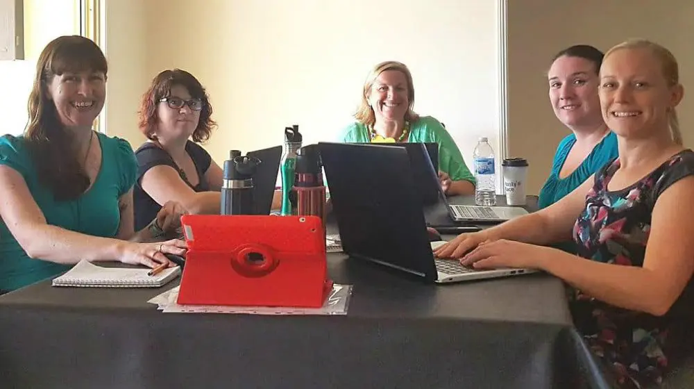 How 5 Brisbane-based Travel Agents teamed up to make more money