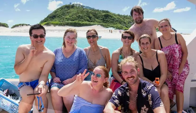 TRAVEL AGENTS SPOTTED ROAMING AROUND JAPAN, HANGING WITH ELVIS IN THE US & MORE 29 -2