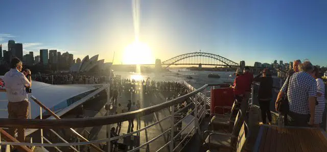 TRAVEL AGENTS SPOTTED ROAMING AROUND JAPAN, HANGING WITH ELVIS IN THE US & MORE 33 -5