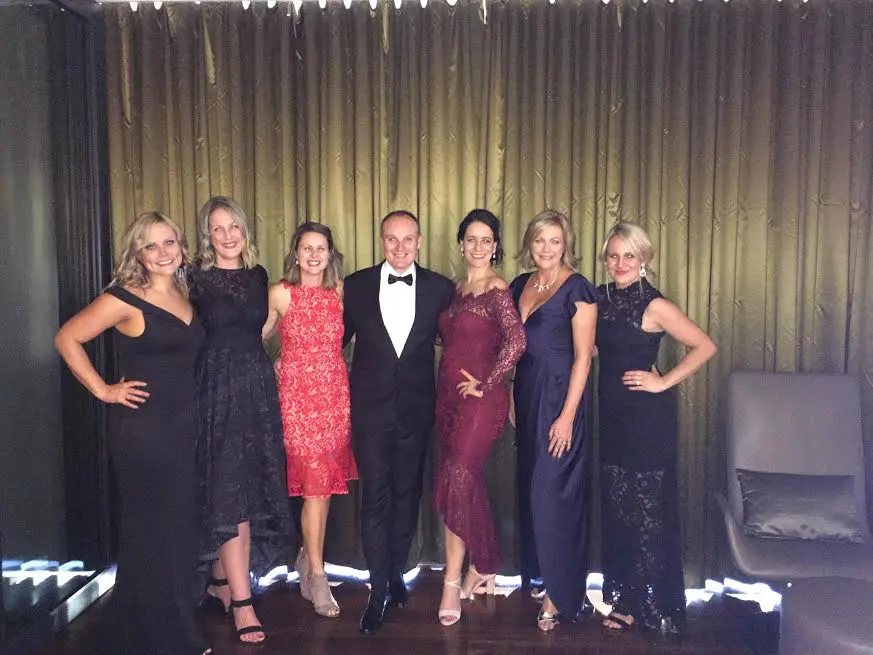 NTIA17 SUCCESS STORIES: MAGELLAN TRAVEL GROUP 2 Finalists, Destination HQ pose for a quick pic.