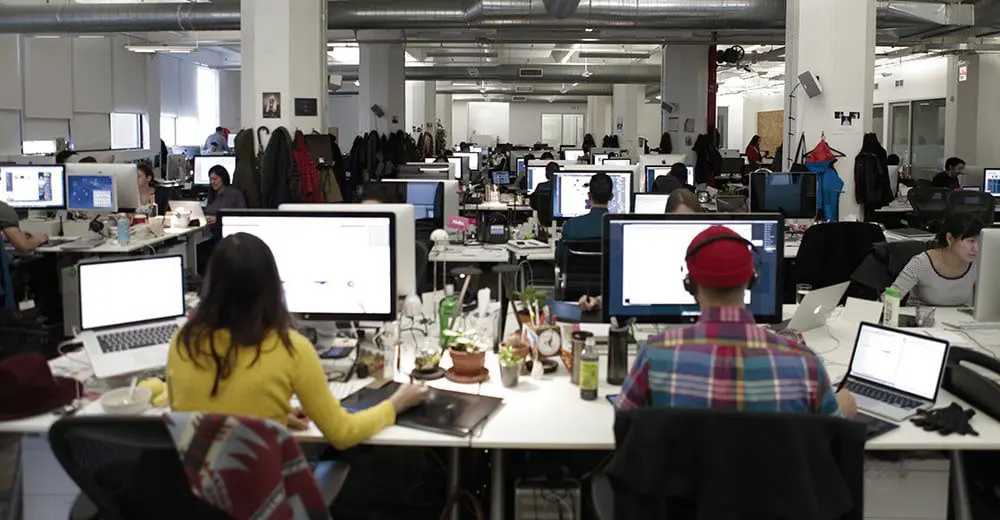 THE DAILY LIFE OF THE HUMBLE TRAVEL AGENT