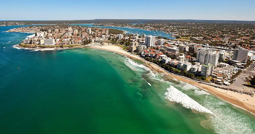 REHO TRAVEL TRADES CITY SHACKLES FOR BEACH IN OFFICE MOVE