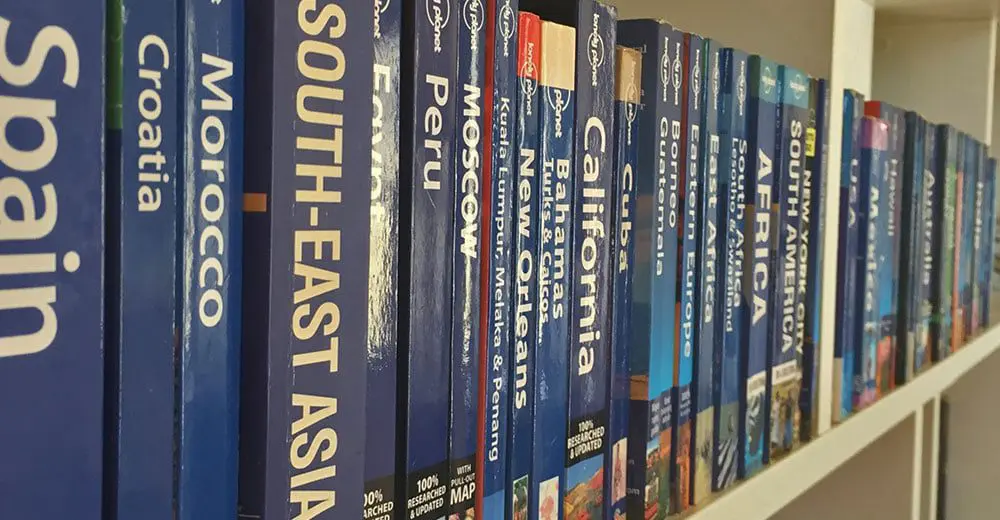 9 warning signs that someone close to you is a total travel addict