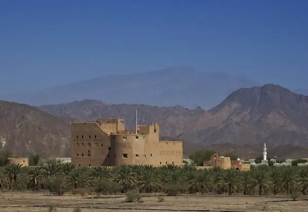 FOLLOW THE ANCIENT PATHS THROUGH OMAN 31 Ancient Paths Jabrin Castle
