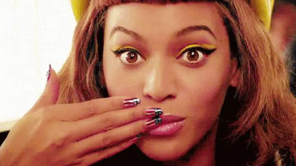 9 PHRASES YOU WANT TO AVOID SAYING ABROAD