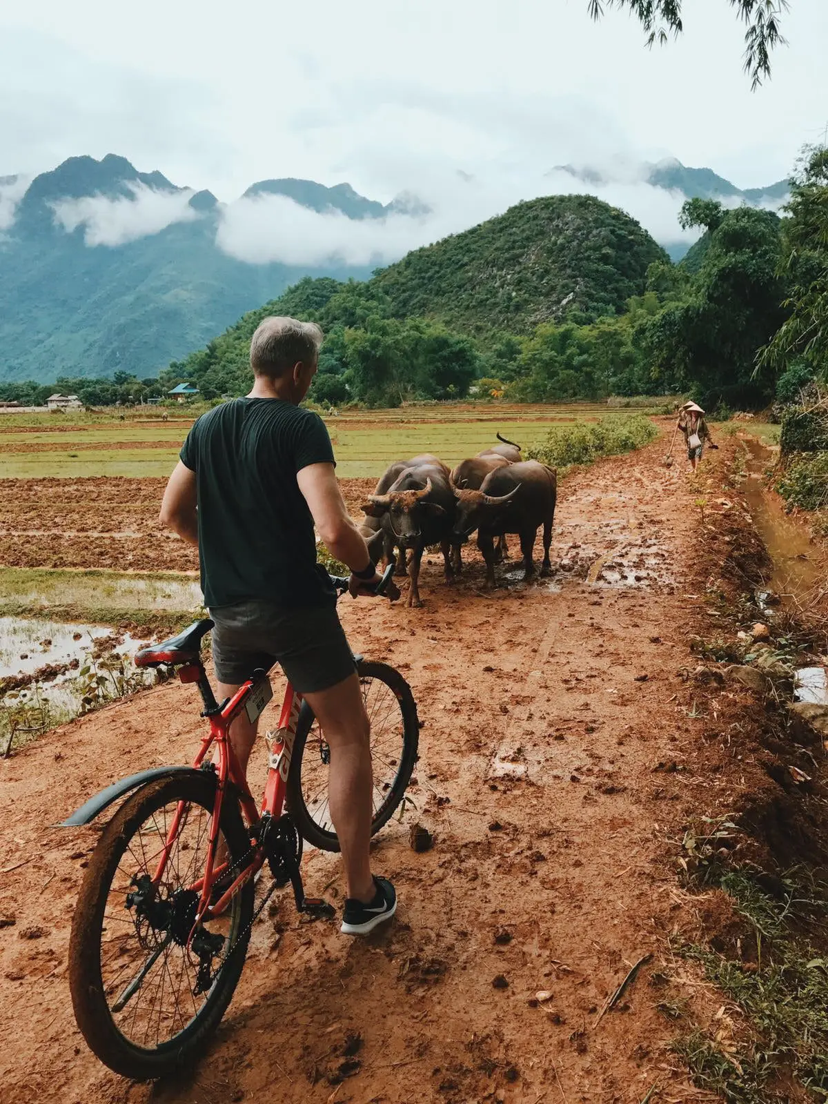 BRIDGING GAPS IN VIETNAM'S MAI CHAU VALLEY 11 Mai Chau Valley