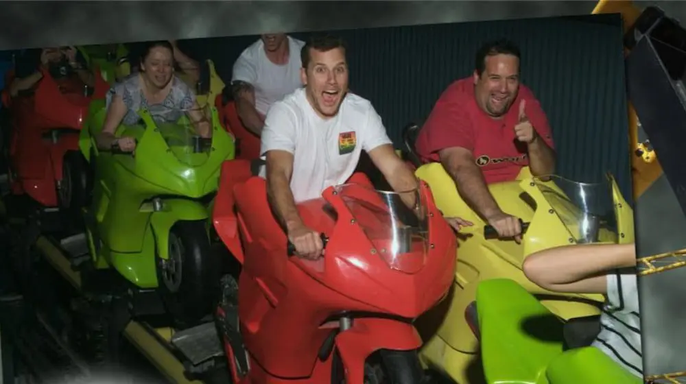 TRAVEL PEEPS SPOTTED ON RIDES IN DREAMWORLD, FRENCH TOASTING & MORE