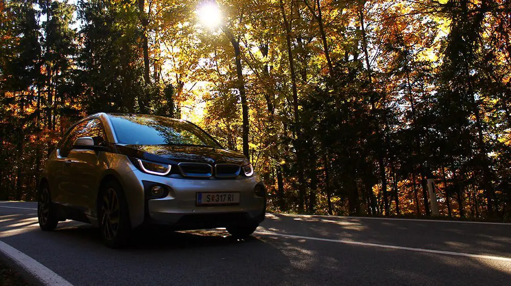 ADELAIDE AIRPORT OPENS PICKUP ZONES TO UBERS