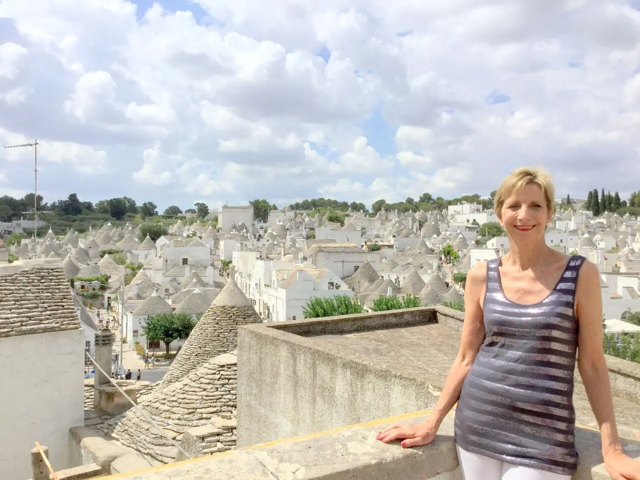 TRAVEL AGENTS SPOTTED IN BALI, VANUATU & MORE 19 MTA Travel Agent in Italy