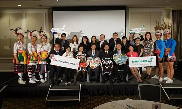 TRAVEL AGENTS SPOTTED CRUISING ON AZAMARA, RECEIVING PLAQUES & MORE 22 Taiwan Roadshow 2