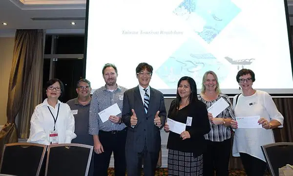 TRAVEL AGENTS SPOTTED CRUISING ON AZAMARA, RECEIVING PLAQUES & MORE 23 Taiwan Roadshow 3