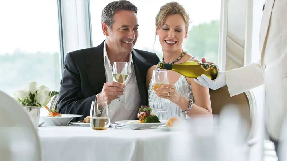 HOW DOES UNIWORLD KEEP ITS GUESTS SO HAPPY? HERE'S THE SECRET