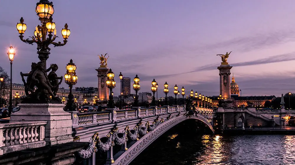 Fellas face fines in France for badgering female visitors