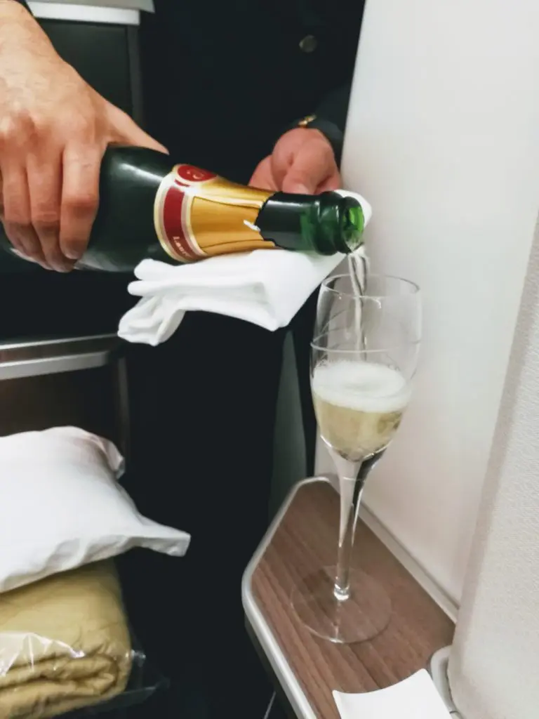 FLIGHT REVIEW: Oman Air Business Class - Kuala Lumpur - Muscat 65 Oman Air Review - Champagne