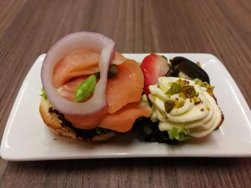 FLIGHT REVIEW: Oman Air Business Class - Kuala Lumpur - Muscat 68 Oman Air Review - Salmon Amuse Bouche