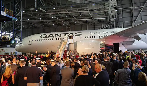 Qantasdreamliner-karryon