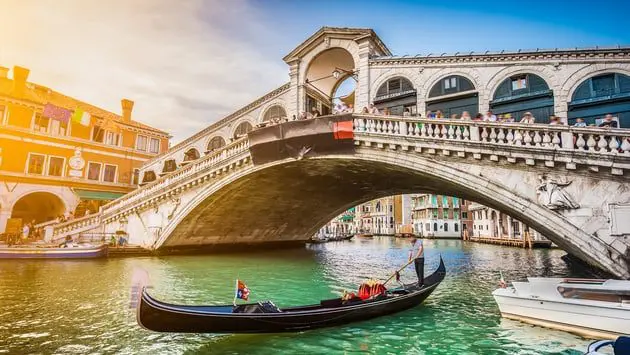 BLACK FRIDAY TRAVEL SALES: $10 airfares, 30% off tours & more 32 Insight-karryon