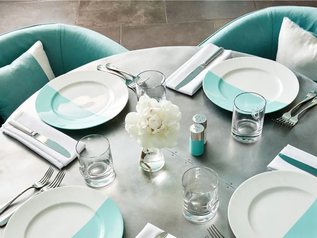 breakfast at tiffany - tables