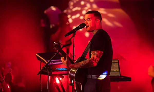 10 hilarious moments at Helloworld Travel Frontliners - #3: Rusty 52 Helloworld Travel Frontliners 2018 Guy Sebastian