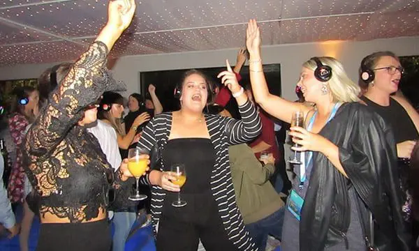 10 hilarious moments at Helloworld Travel Frontliners - #3: Rusty 49 Helloworld Travel Frontliners 2018 girls singing