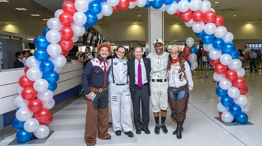 Houston, United has lift-off from Sydney: Direct flights launch