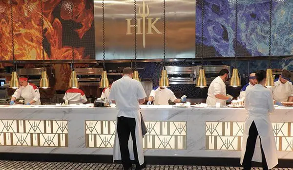 Gordon Ramsay’s Hell’s Kitchen opens in Vegas: Gets 25,000 reservations 8 hellskitchen-gordon2