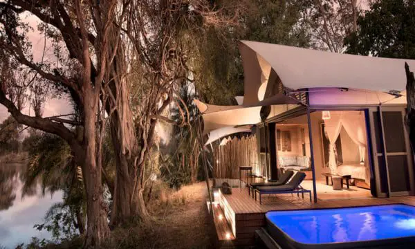 Animal encounters of a unique kind in Botswana, Zambia & Zimbabwe 20 screen-shot-2018-01-24-at-9-53