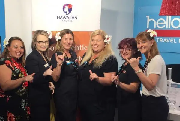 HELLOWORLD Strathpine QLD Sharing a ‘shaka’: Janis McDonald, Hawaiian Airlines’ Business Development Manager, QLD/Northern NSW with HELLOWORLD Strathpine Travel Consultants Amy Strong, Donna Howarth, Charlene Richards, Leesa Mills and Manager-Owner Cathy Donaghy.