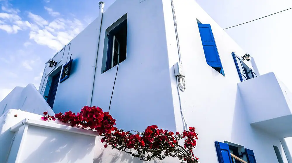 PARTY TIME: Qatar launches direct flights to Mykonos
