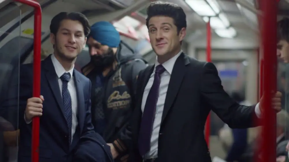 'Spirit of Australia' flies around the world in Qantas Dreamliner safety video