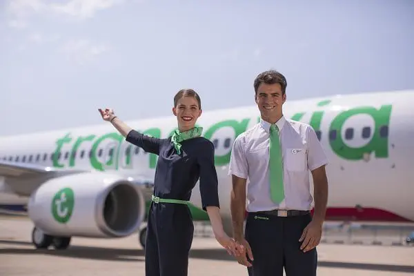 #Travelhacks: 7 plane etiquette rules every savvy traveller MUST know 23 Transavia-crew-KarryOn