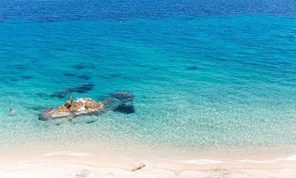 PARTY TIME: Qatar launches direct flights to Mykonos 8 greece