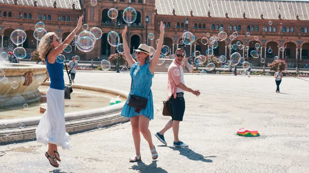 AGENT HACKS: How to lock your clients into their next trip post-holidays