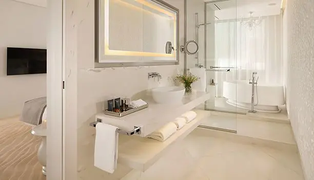 REVIEW: The insane Mondrian Doha: Like a fairy tale, crazy dream come true 12 karryon-mondrian-doha-bathroom