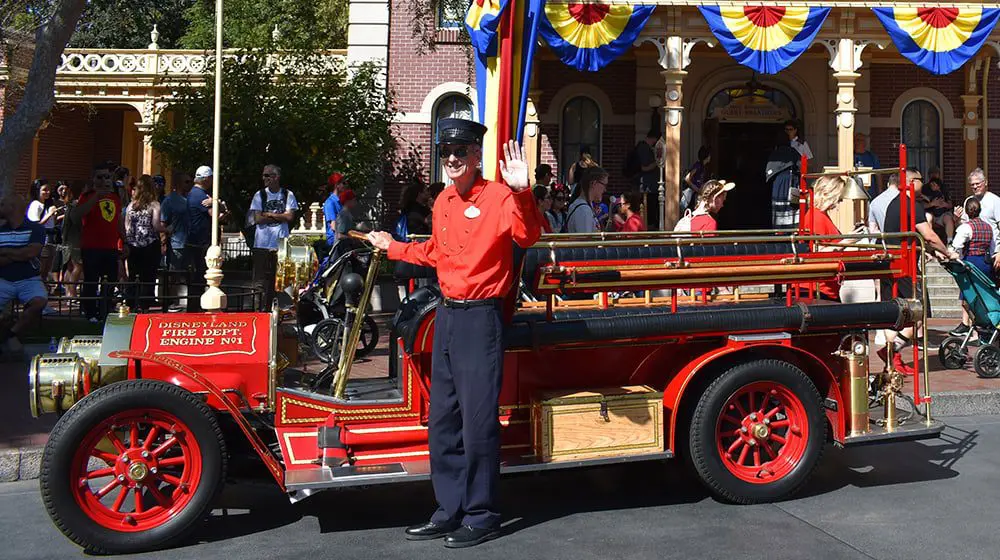 SURPRISE: 14 things you DEFINITELY don't know about Disneyland & California Adventure Park