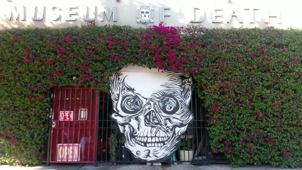 7 PLACES YOU MUST VISIT: Add these must see's & do's to your list to feel like a real Angeleno