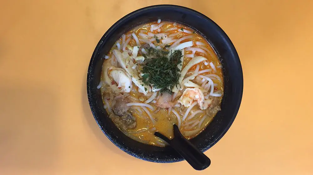 TRAVEL TIPS: Food that'll give you a REAL taste of Singapore