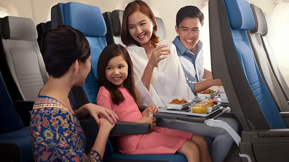 WORLD'S FIRST Dreamliner 787-10 touches down in PERTH!