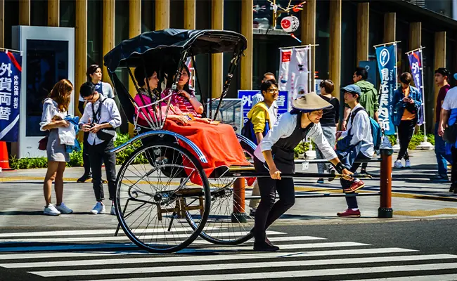 Wary of foreign 'bad manners', Japan cautiously eases borders to boost tourism 2 Asak Temple Japan