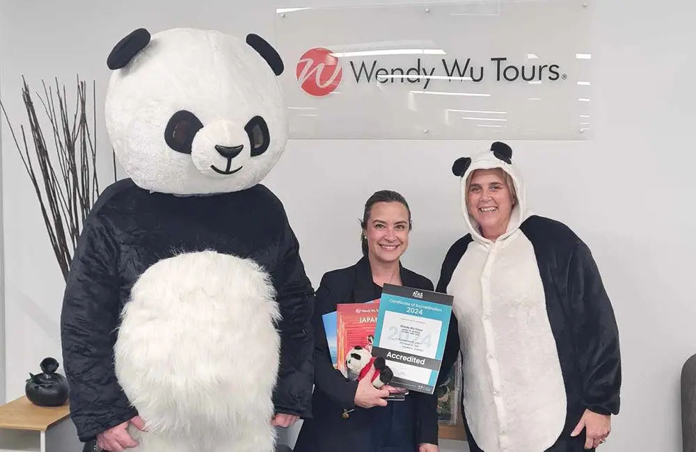 Agents! Show off your ATAS accreditation seal on socials to win a Singapore trip